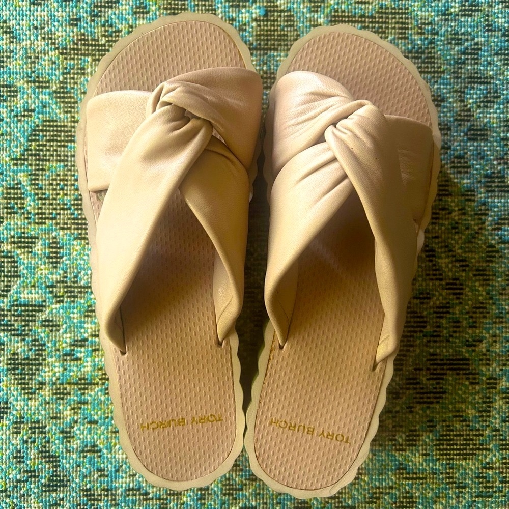 TORY BURCH Sz 8 rose, gold, scalloped platform, slides sexy contemporary